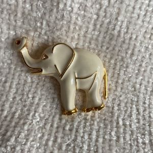 💜VTG Trunk up White Elephant Enamel Rhinestone Brooch Pin unsigned